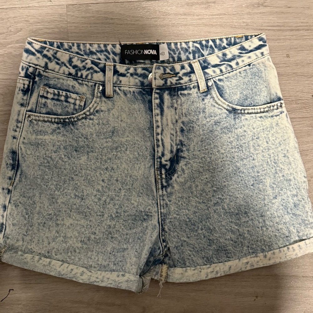Fashion Nova Blue Jean Shorts Vintage-Inspired Acid Wash